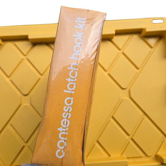 Contessa Latch Hook Rug Kit KR223 Dog with Balloon - Picture 7 of 8